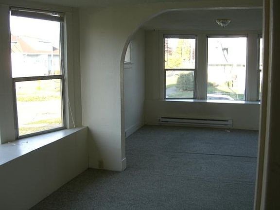 4th image of 2346 Fawcett Ave