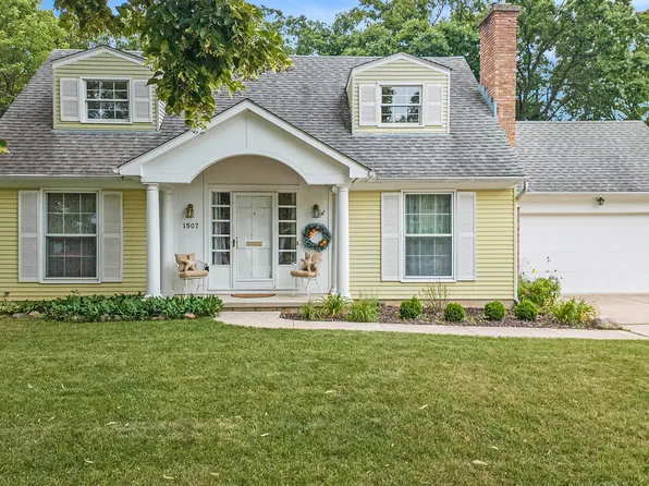 1507 Dicken Dr, Ann Arbor, MI 48103