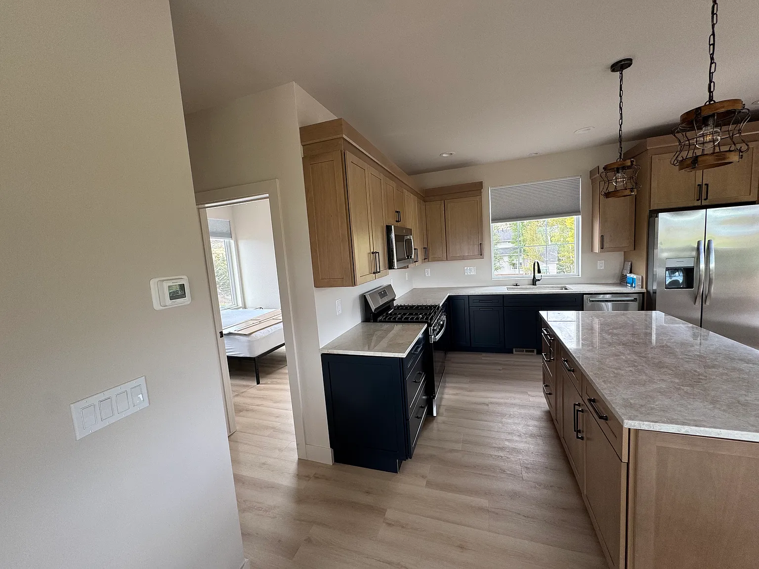 2 bed, 1000 sqft, $3,800 — Photo 4