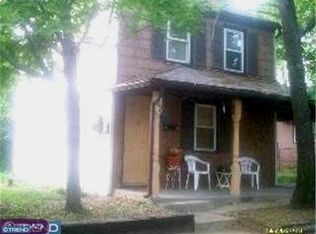 27 E Phoenix St, Lawnside, NJ 08045