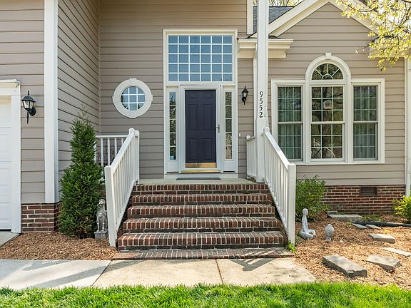 3rd image of 9552 Bells Valley Dr