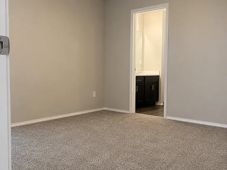 11701 Casey Dr — Photo 4