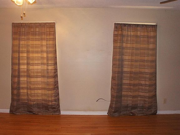 4th image of 7070 Carrolton Dr W