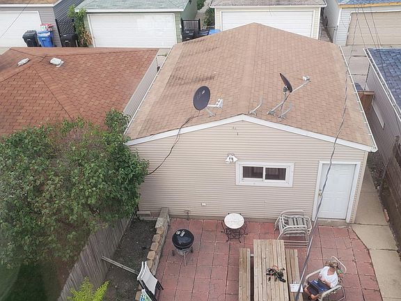 4th image of 3223 N Albany Ave #2