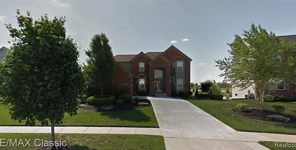 2nd image of 6967 Plainview St