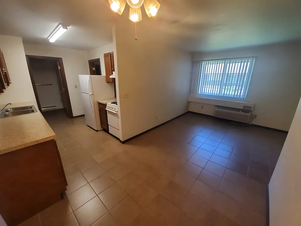 1709 La Crescent St #118