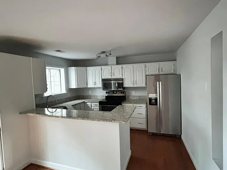 8021 Merry Oaks Ct — Photo 14