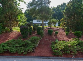 623 Cardinal Rd, Cortlandt Manor, NY 10567