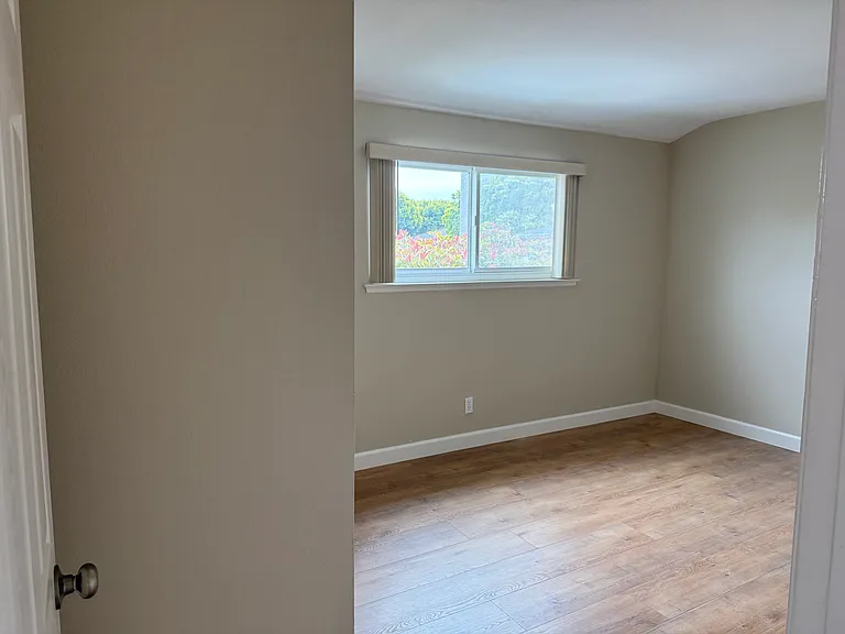 2666 N Anchor Ave — Photo 6