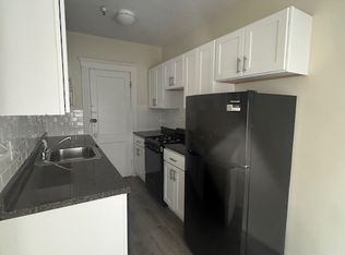 121 Park Dr APT 21, Boston, MA 02215