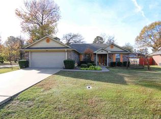 301 Memorial Dr, Wake Village, TX 75501