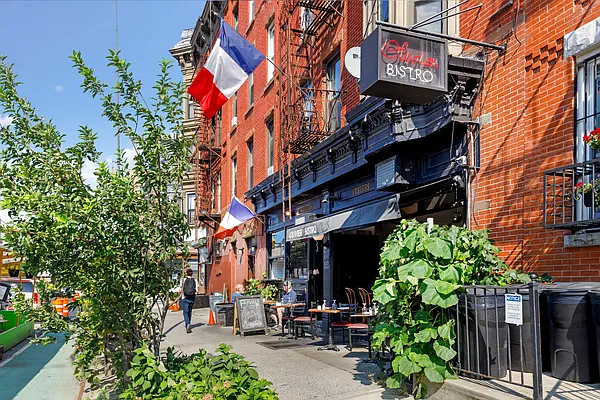 Rented by Compass | media 10