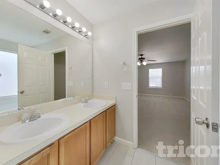 2744 Woodspring Forest Dr — Photo 8