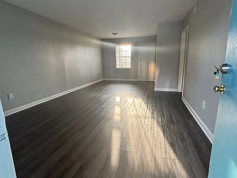 Blakely Place Apartments — Photo 8