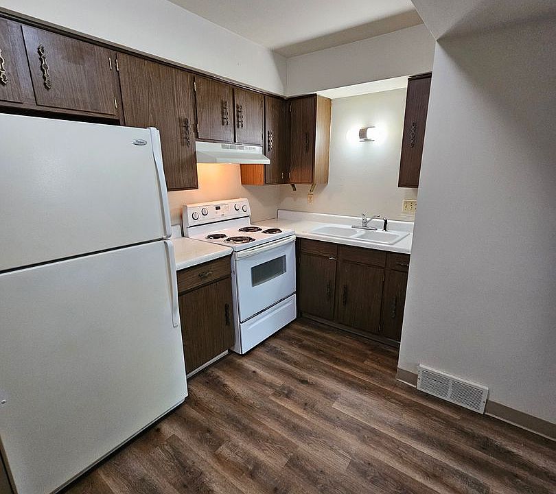 RACEWAY PARK APARTMENTS 1105 N Depot St Knoxville IA Zillow