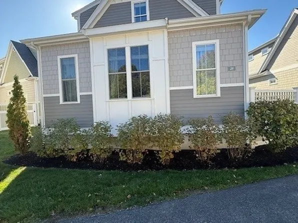 25 Boydes Xing #18, Norfolk, MA 02056