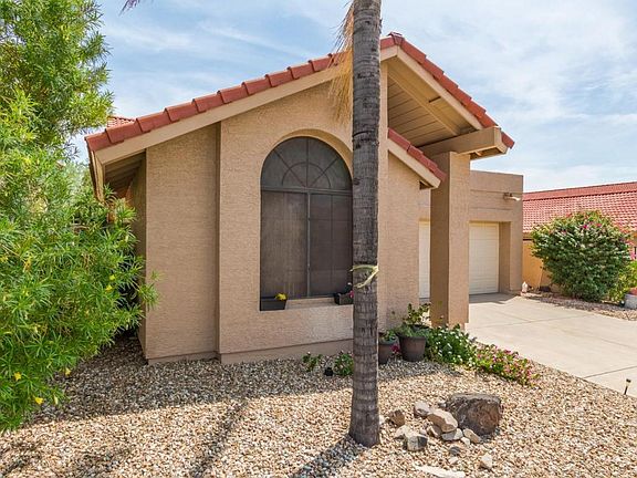 4th image of 11261 E Poinsettia Dr