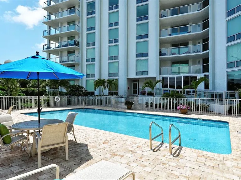 1111 N Gulfstream Ave #4E — Photo 29