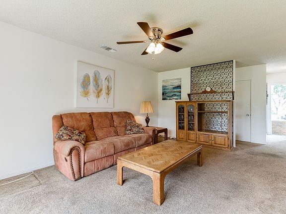 4th image of 10434 Highdale St