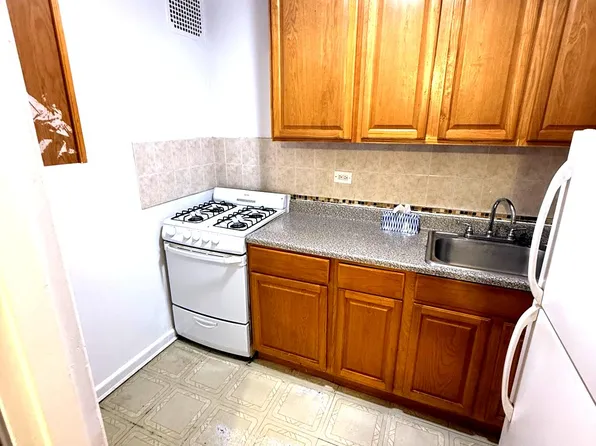 2265 Ocean Parkway image 5 of 19