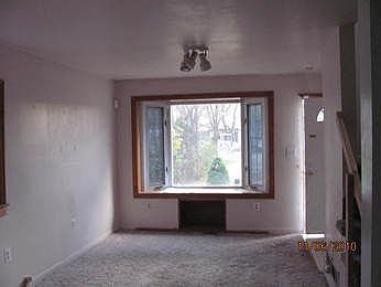 4th image of 28509 Marshall St