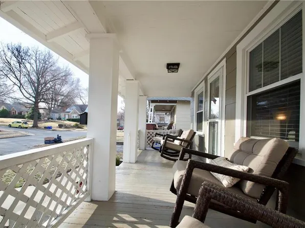 7218 Grand Ave, Kansas City, MO 64114
