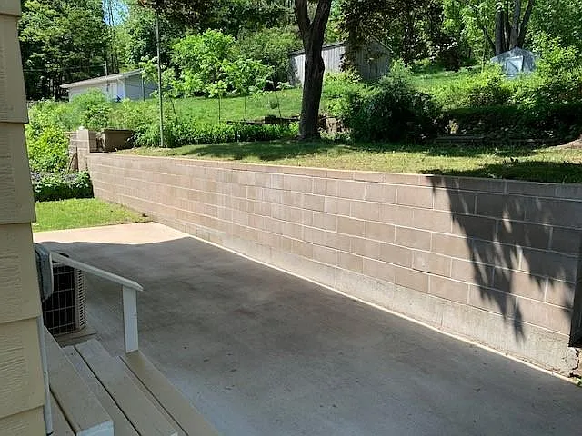 818 Hawthorn St — Photo 5