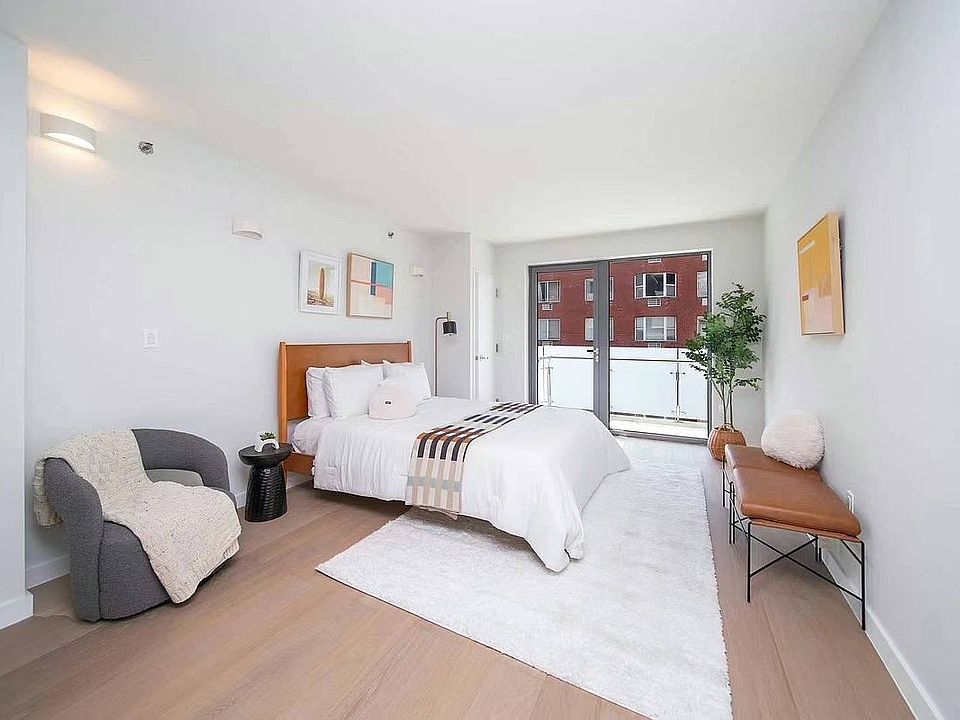 1st image of 136-80 41st Ave Unit 5H