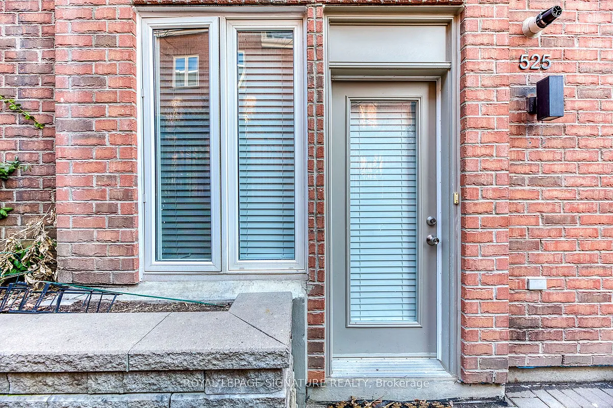 Building Photo - 10 Douro St #525