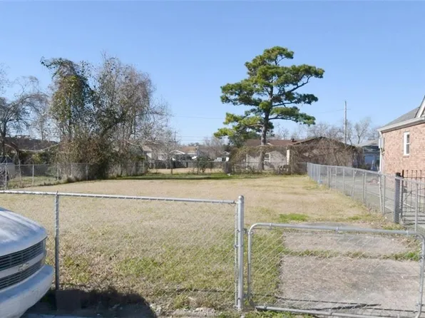 1320 Reynes St, New Orleans, LA 70117