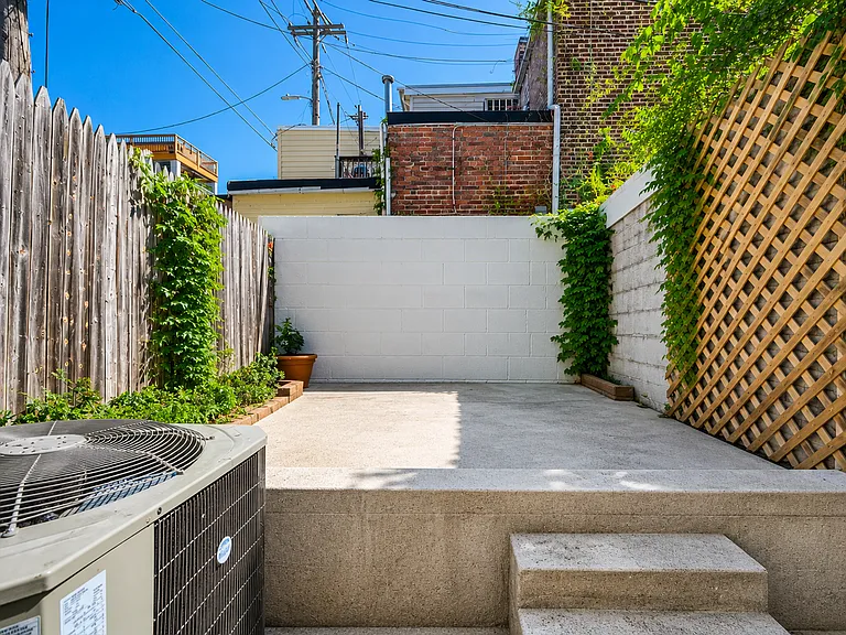 305 S Collington Ave — Photo 23