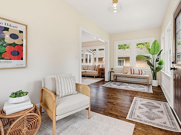 5th image of 2052 Fairmount Ave