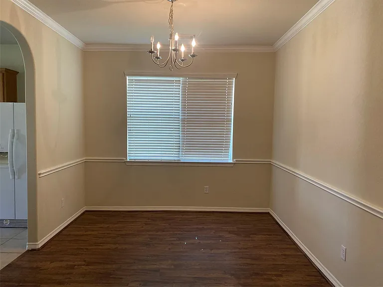 2912 Ashbrook Ln — Photo 5