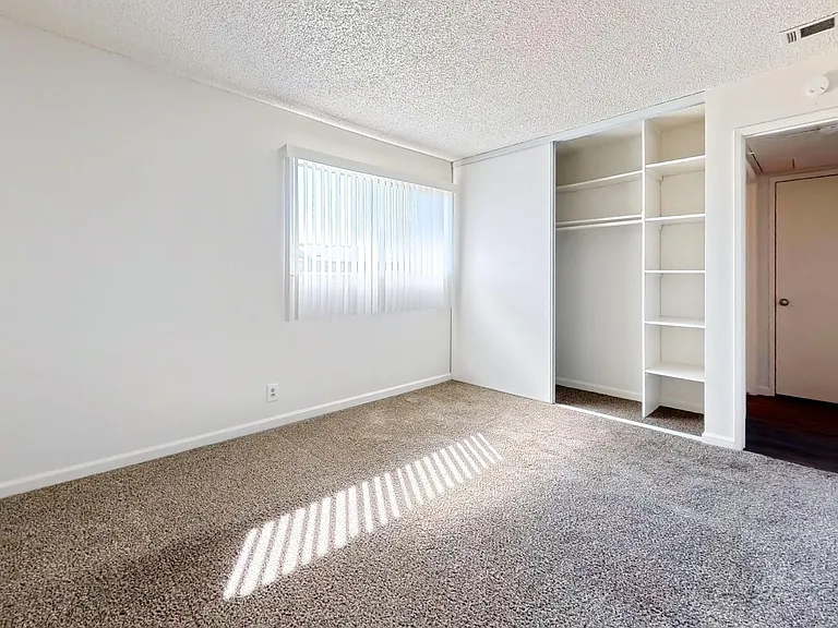 Silk Oak Apartments — Photo 7