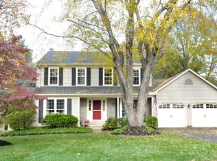 9361 Robnel Pl, Vienna, VA 22182