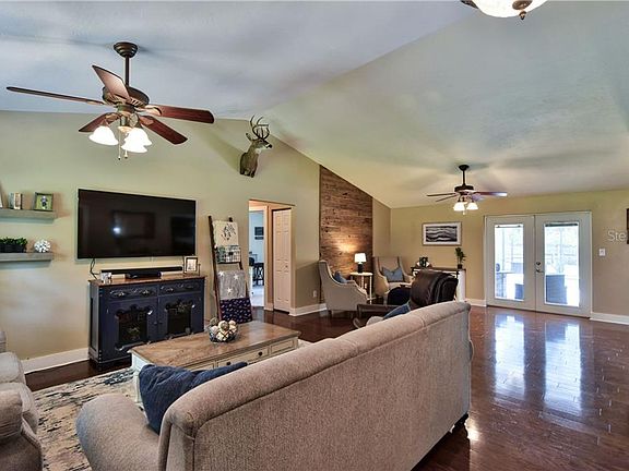 4th image of 2608 NE 32nd Pl