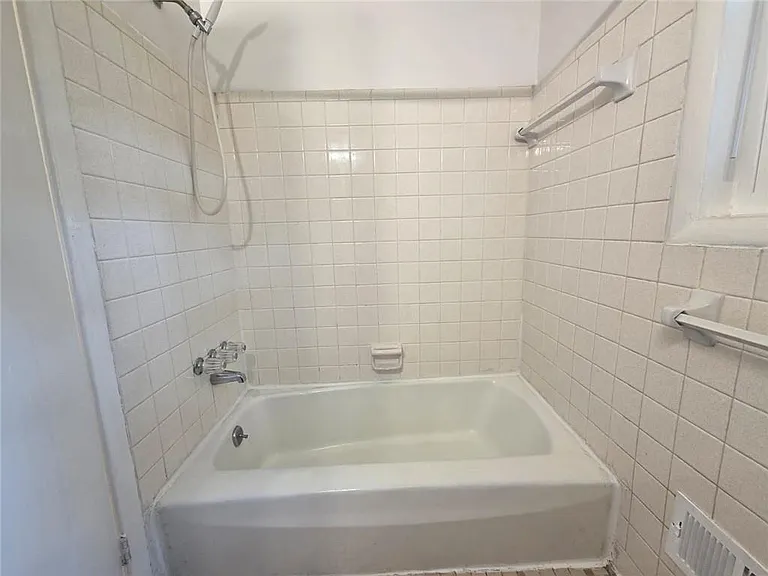 762 Lancelot Dr — Photo 15
