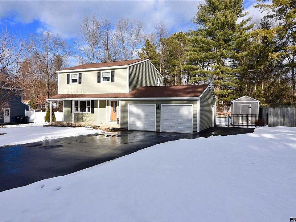 1st image of 19 Baker Dr