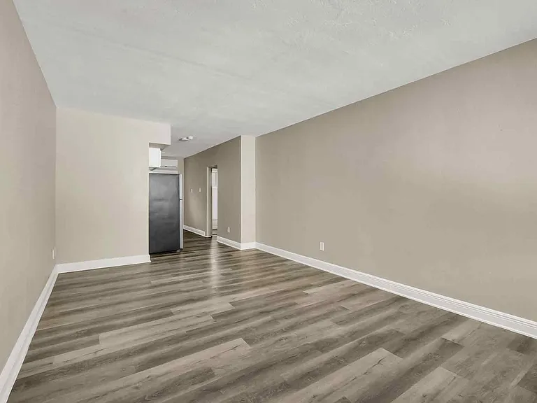 8329 Byron Ave #4 — Photo 8