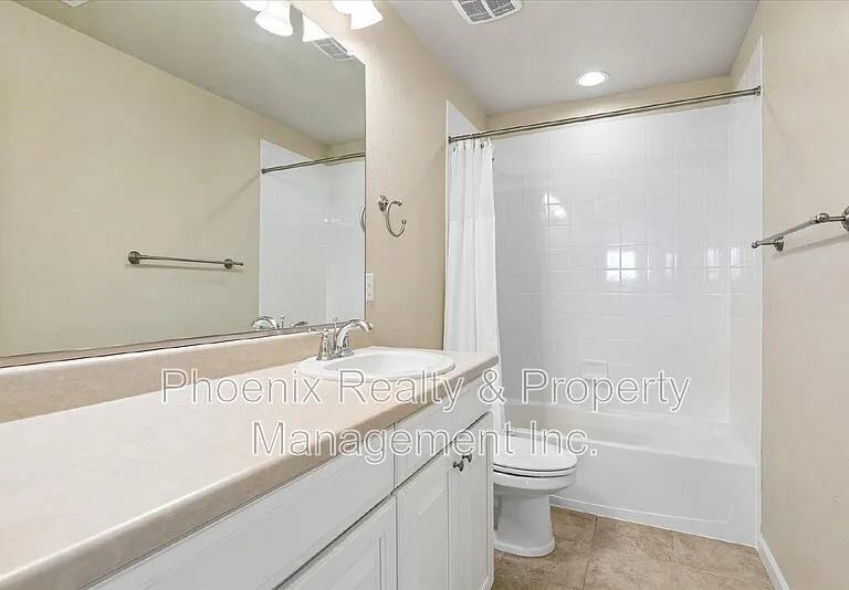 963 Laramie Ln — Photo 14
