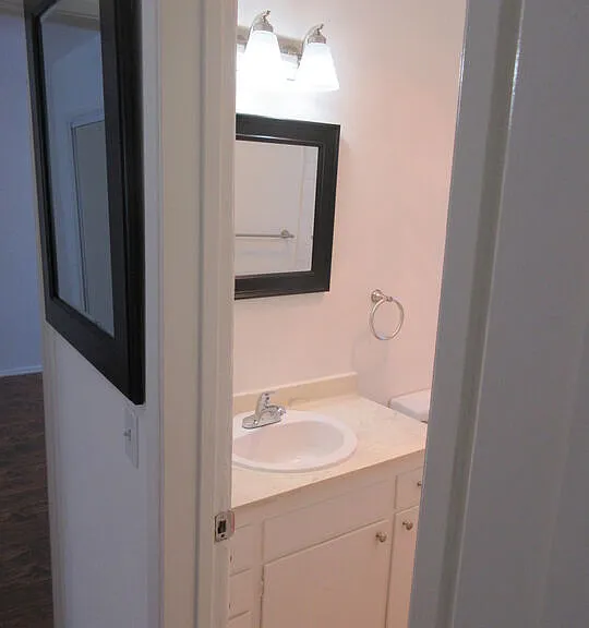 1400 N Fairfax Ave — Photo 22