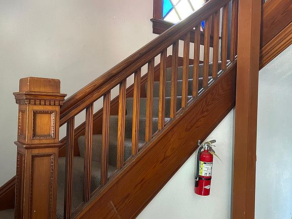 2nd image of 412 Chapman St Unit B