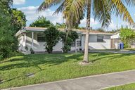 NW 20th St-S2210-001.jpg