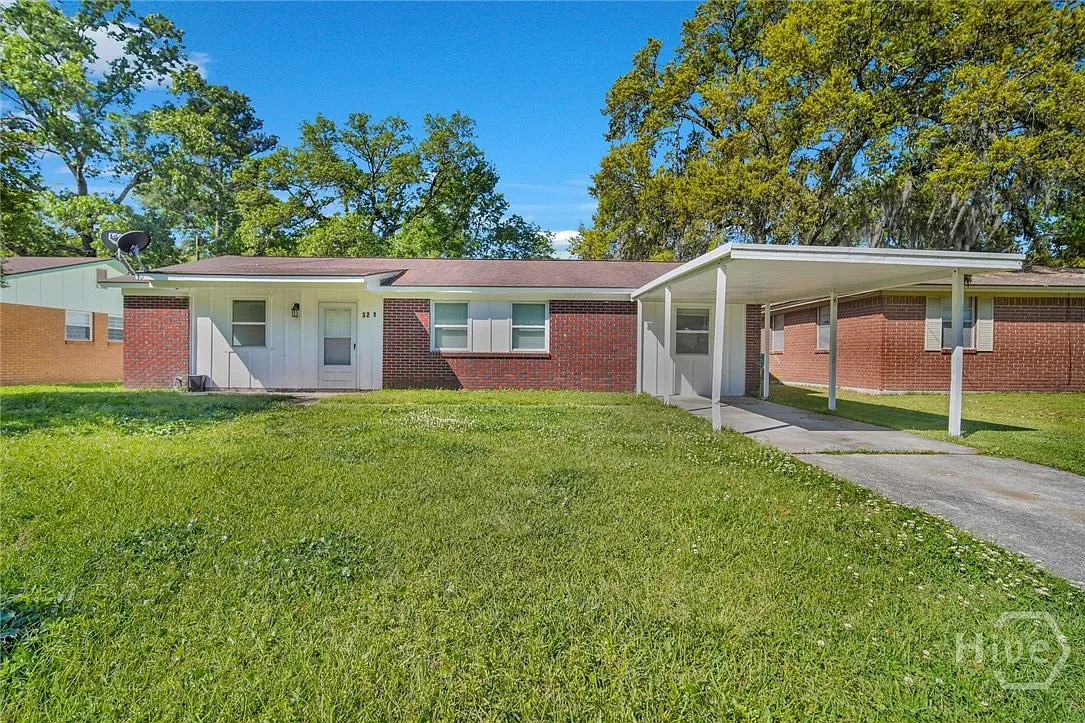 4 bed, 1.0 bath, 1349 sqft, $1,950 — Photo 1