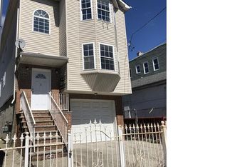 516 18th Ave #1, Newark, NJ 07103