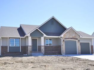 2707 N Beacon Hill Ct, Wichita, KS 67220