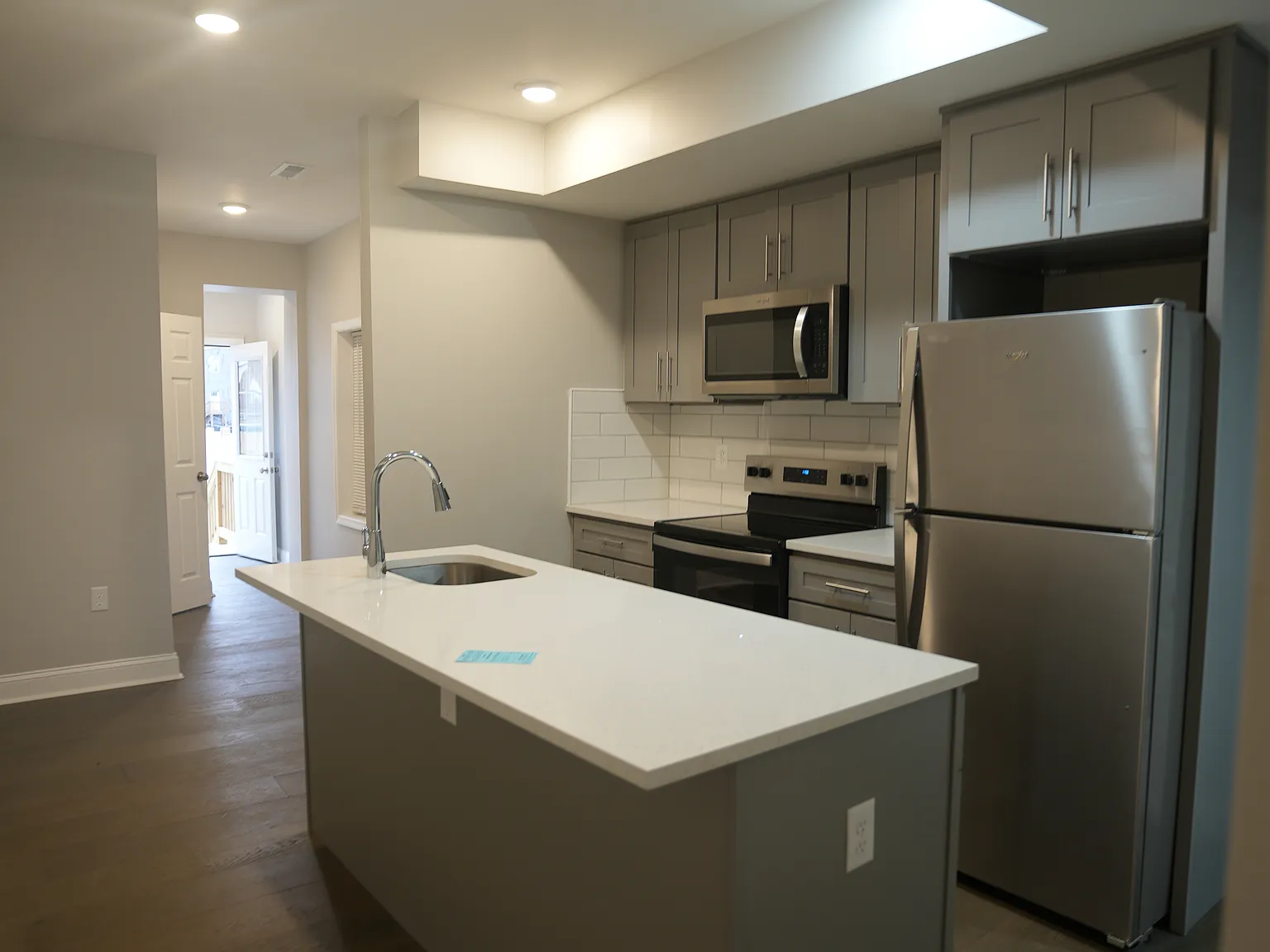 2 bed, 1.5 bath, $2,200 — Photo 2