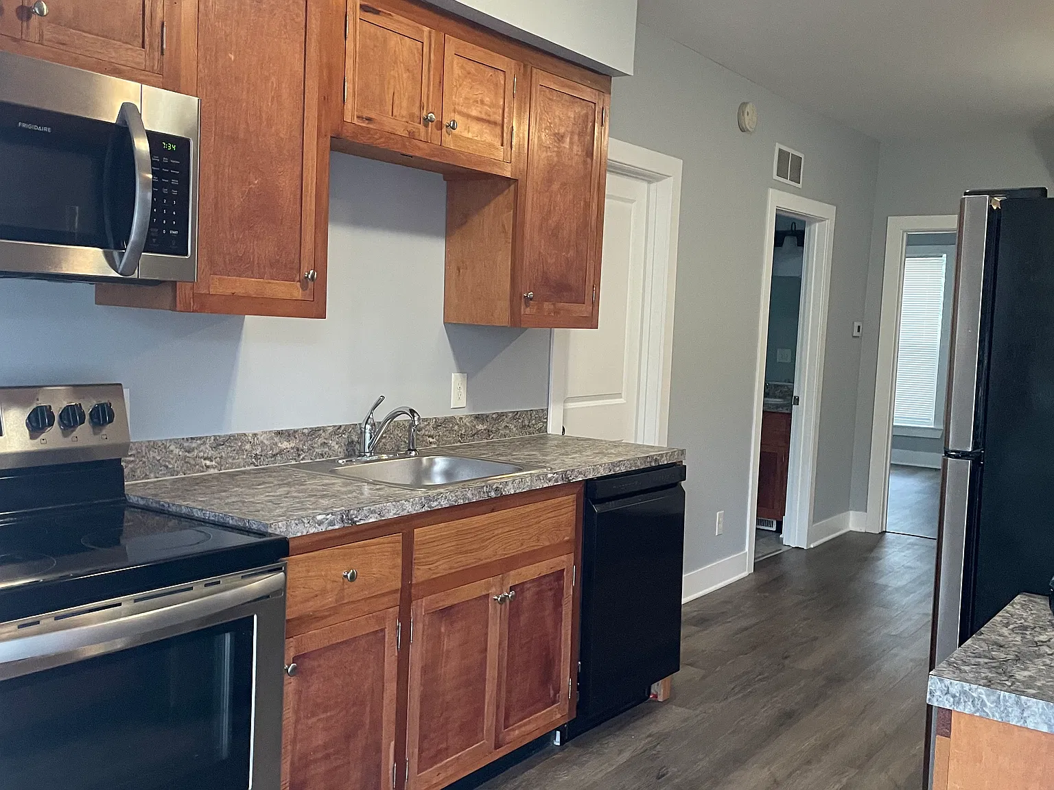 2 bed, 1045 sqft, $1,250 — Photo 2