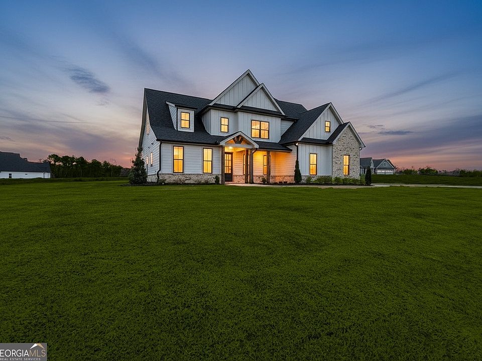 1st image of 301 Eminence Peak