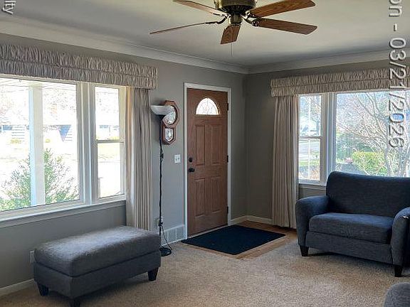 4th image of 351 Riddle St